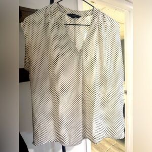 ‼️WEEKEND SALE‼️Banana Republic Women’s Dress shirt XS polka dotted NEW